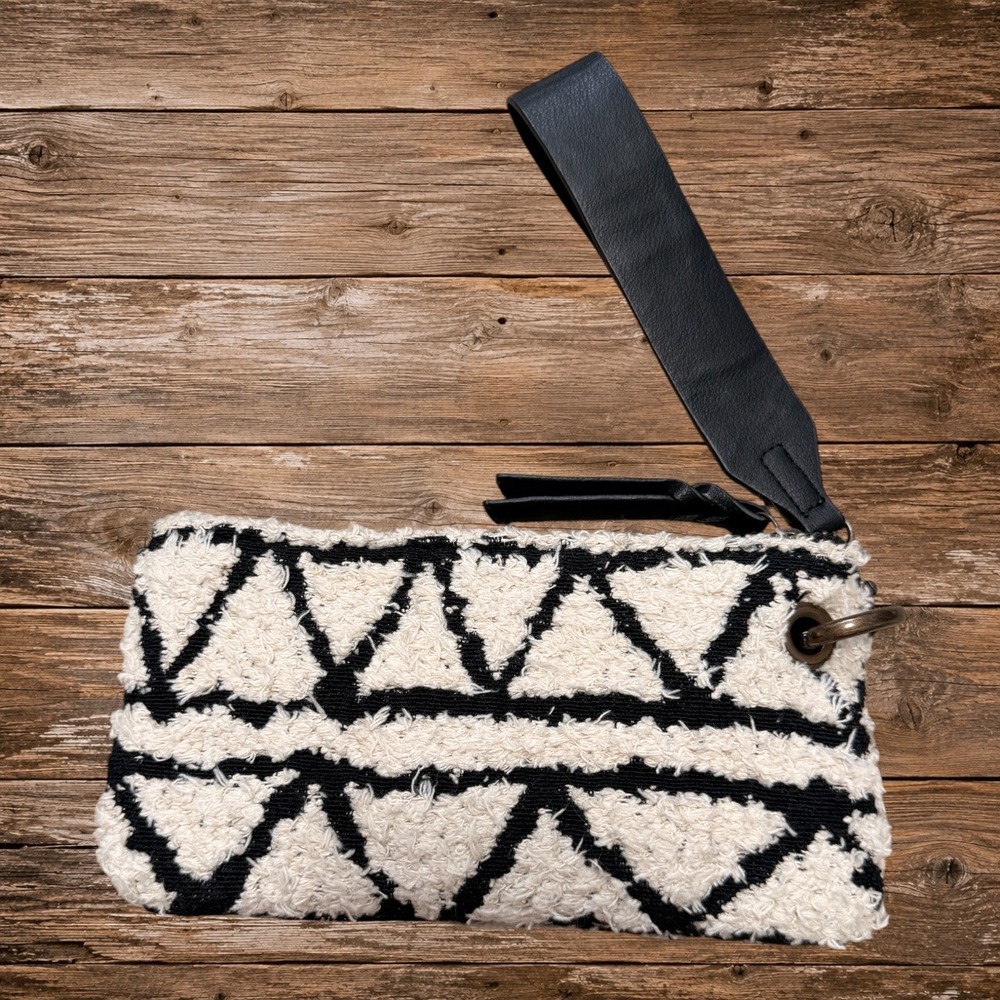 Universal Thread Boho Black Cream Geometric Wristlet Clutch Woven Zip Pouch